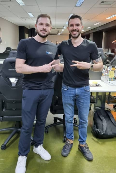 Vinícius Greco junto com Lucas Renault